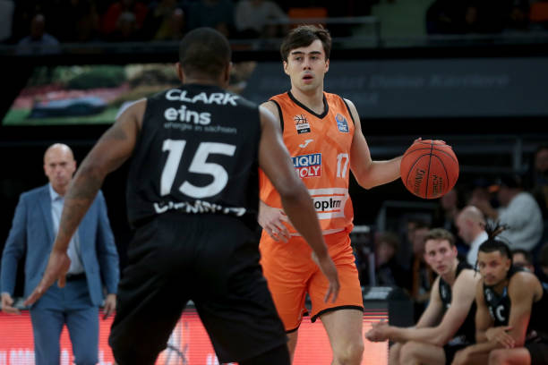 监泰利在采 监泰利在采