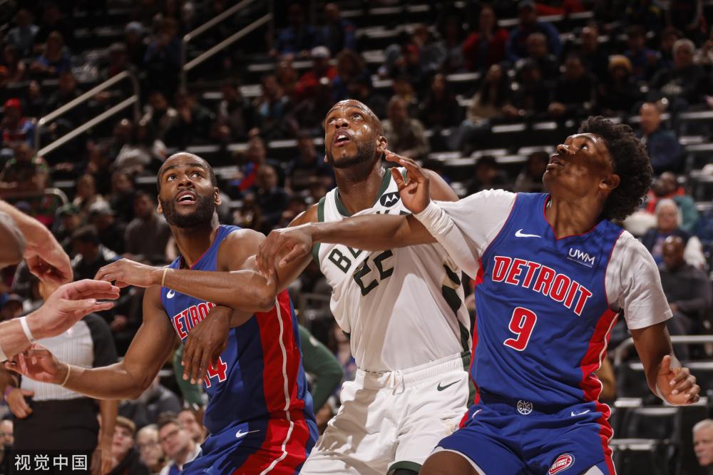 迷的瞩目下 迷的瞩目下